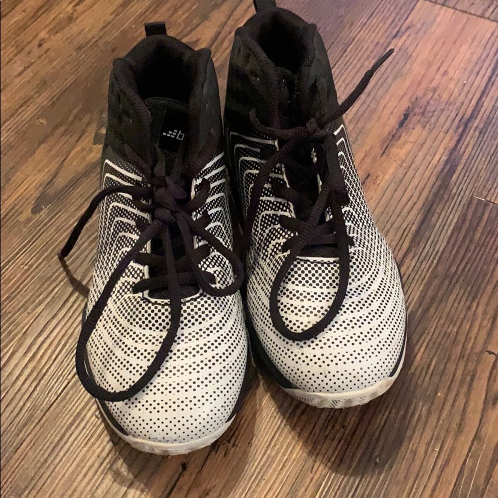Boys basketball shoes